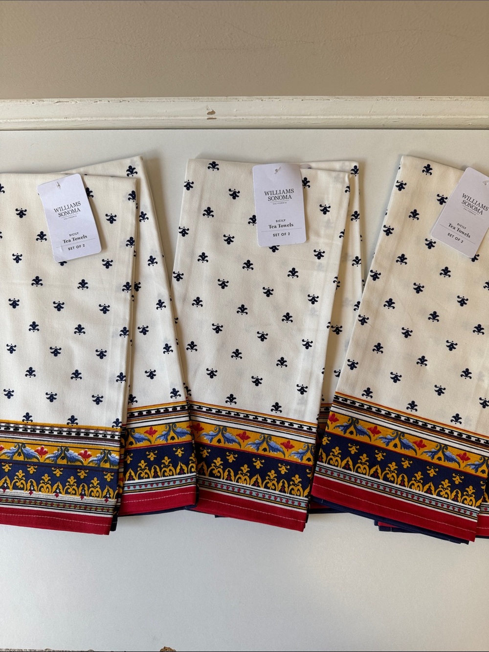 NEW Williams Sonoma White & Navy Fleur Kitchen Cotton Set with Multicolor Border - Picture 2 of 11